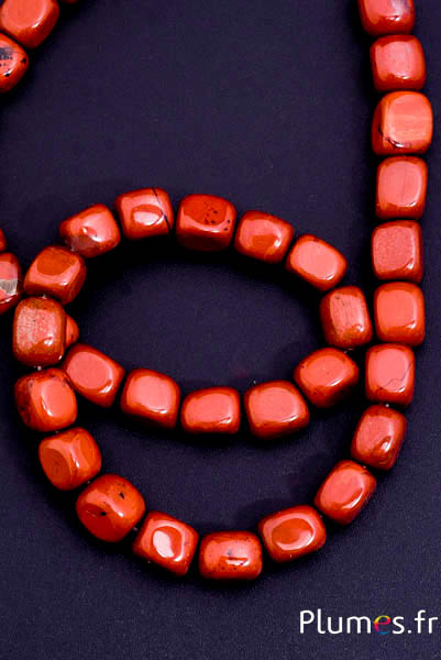 Perles carrées en pierre - 10 x 10 mm, trou 1 mm - rouge mahogany
